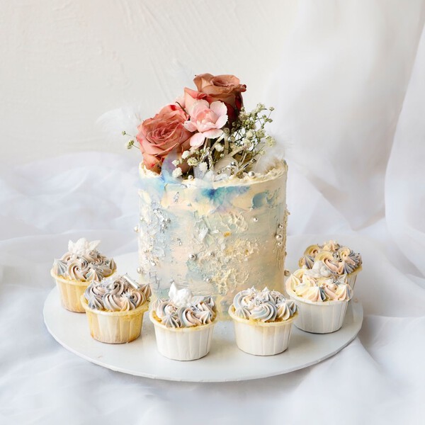 Cece Cake | Blue & White Cake with Cupcakes
